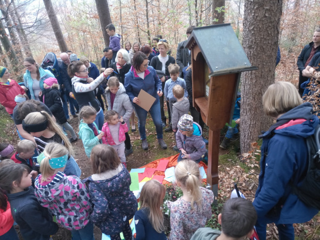 Ökumenischer Kreuzweg für Kinder und Familien 2022 - Station im Wald