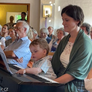 7.6.2024 - Bettina Fischer am Keyboard mit Elliott