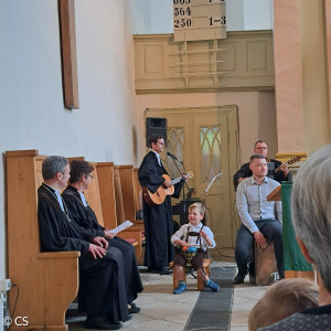 Gitarren und Schlagzeug