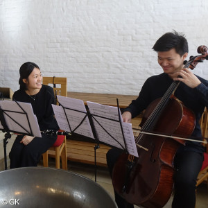 Zwei Musiker aus Taiwan beim Sonntagsgottesdienst in der Johanneskirche: Hsiang-Ching Liao (Klarinette, li.) und Tung-Lin Hsieh (Violoncello, re.)