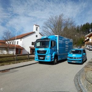 Rundfunkgottesdienst am 23.2.2020 - Ü-Wagen vor der Emmauskirche